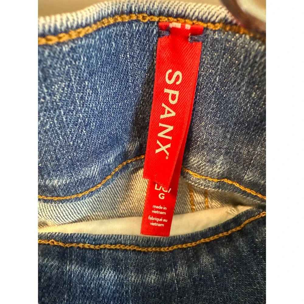 SPANXshape Everywhere Flare Jeans Pull On Elastic Waist Vintage Indigo Sz Large‎